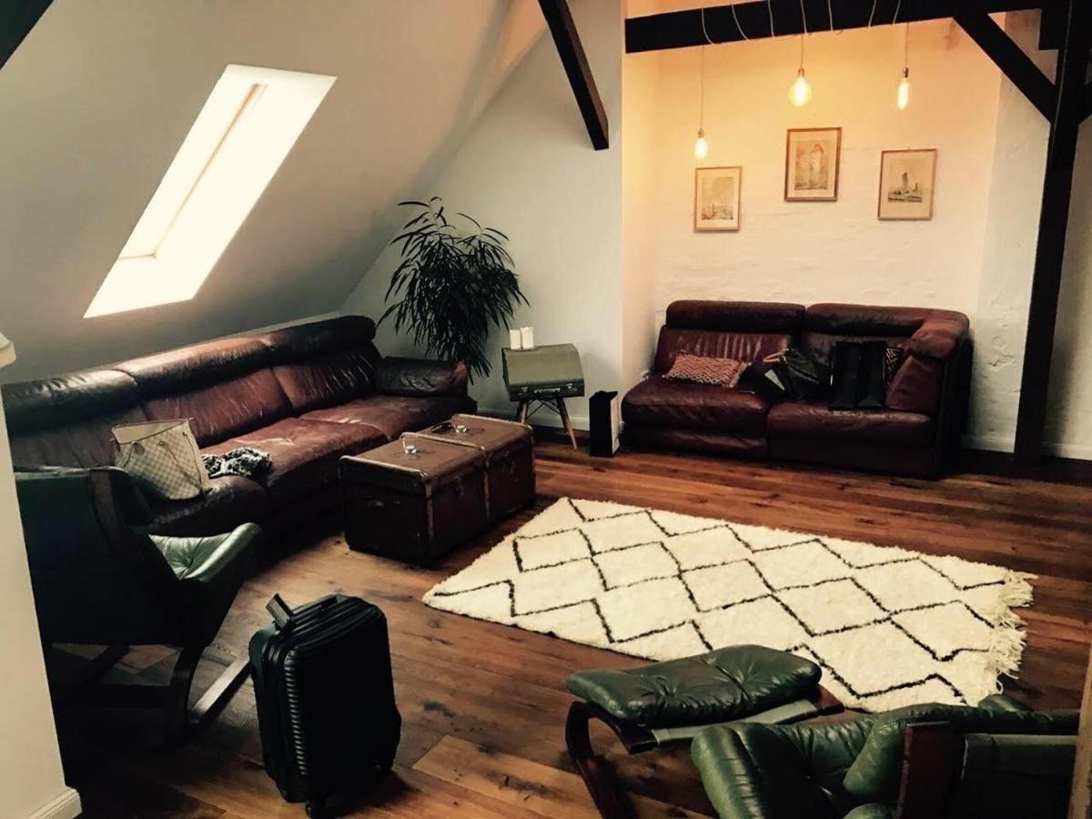 Helle Dachgeschosswohnung Fuer 8 Personen In Zentraler Lage Berlín Exteriér fotografie