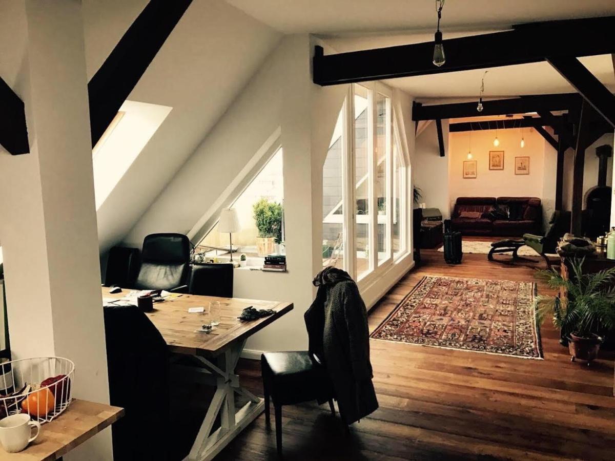 Helle Dachgeschosswohnung Fuer 8 Personen In Zentraler Lage Berlín Exteriér fotografie